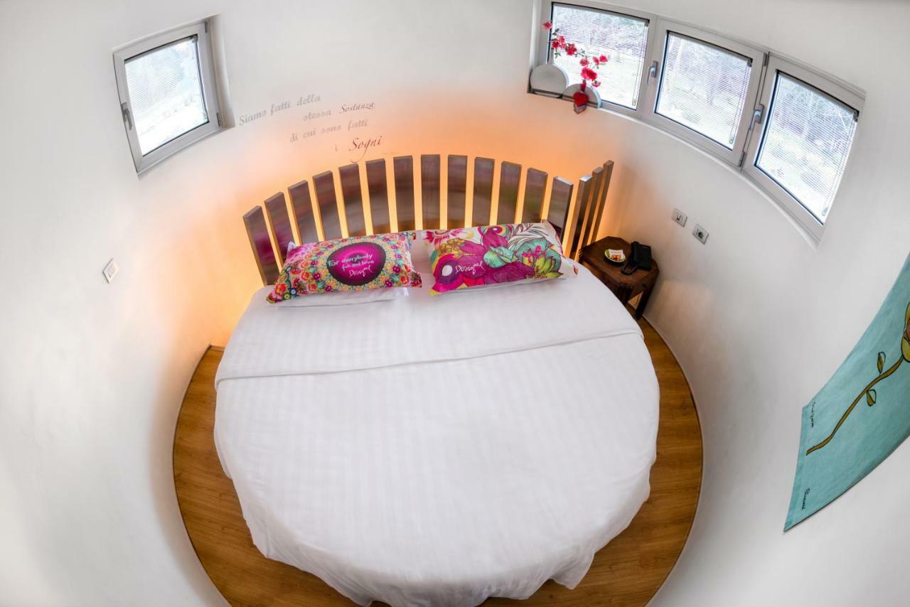 Le Pinete Design Bed And Breakfast Viggiù Exterior foto